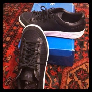 Adidas Rod Laver, Black with White Soles, US 10.5